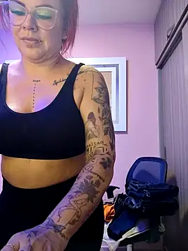 Snapshot of KAROL_MILF chatting on October 26, 2025, 8:53 pm KAROL MILF online show from October 26, 2025, 8:53 pm