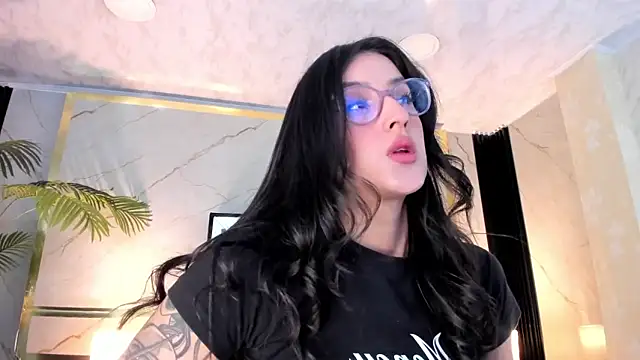 Princess Violett online show from March 23, 2026, 1:44 pm