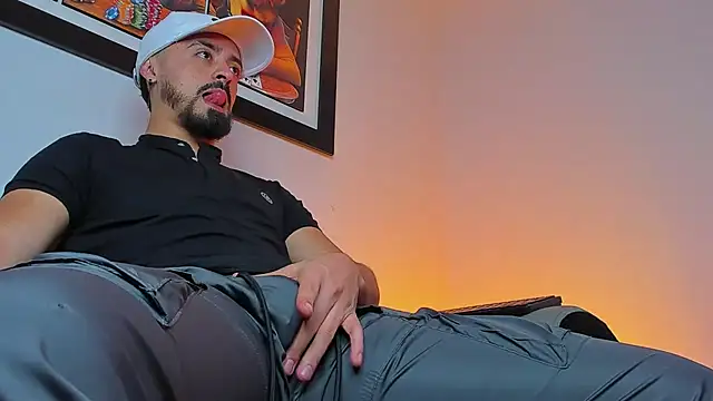 Snapshot of MAXIMUS_MASTE3 chatting on September 20, 2025, 10:59 pm MAXIMUS MASTE3 online show from September 20, 2025, 10:59 pm