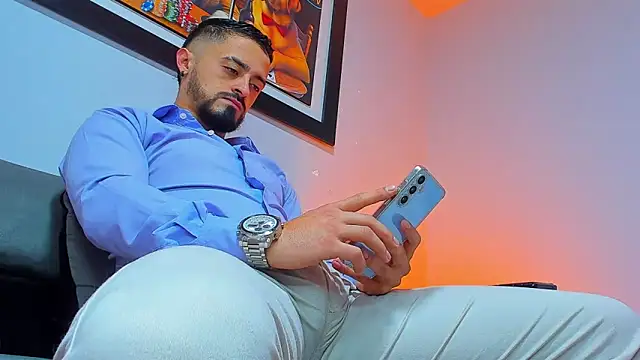 Snapshot of MAXIMUS_MASTE3 chatting on October 31, 2025, 7:43 pm MAXIMUS MASTE3 online show from October 31, 2025, 7:43 pm