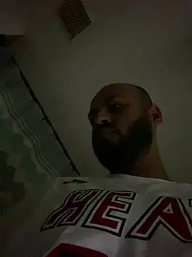 islandvybee55 online show from February 26, 2025, 6:08 am