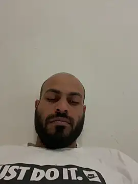 islandvybee55 online show from March 9, 2025, 3:27 pm