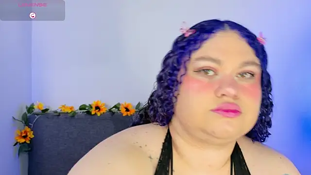 lunitaa0 online show from March 25, 2026, 3:39 am