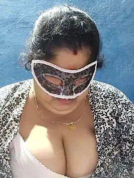 Snapshot of tamilthanushri chatting on January 10, 2026, 11:44 pm tamilthanushri online show from January 10, 2026, 11:44 pm