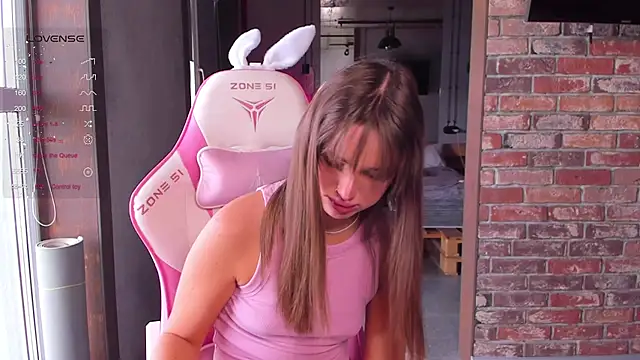 aesthetics  tease online show from September 10, 2025, 3:49 am