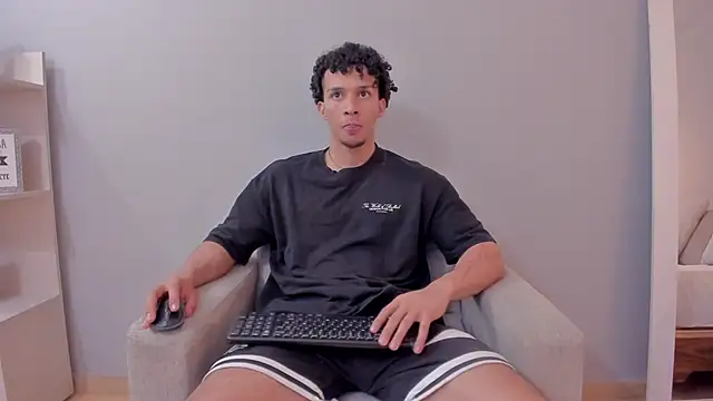 Dominick star online show from December 15, 2025, 5:02 am