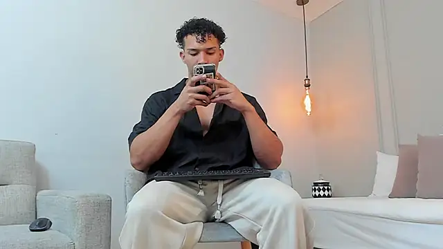 Snapshot of Dominick_star chatting on March 3, 2025, 4:00 am Dominick star online show from March 3, 2025, 4:00 am