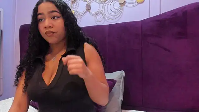 Snapshot of Sofi_Fox_ chatting on October 2, 2025, 7:17 pm Sofi Fox online show from October 2, 2025, 7:17 pm