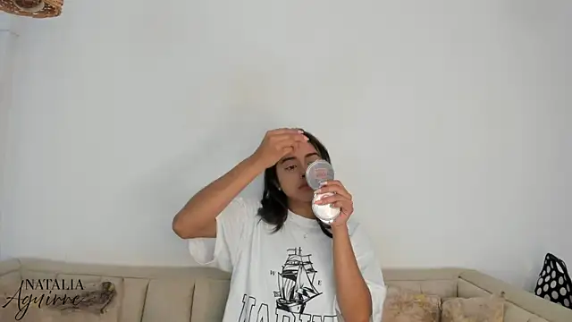 natalia aguirre1 online show from November 28, 2025, 12:27 pm