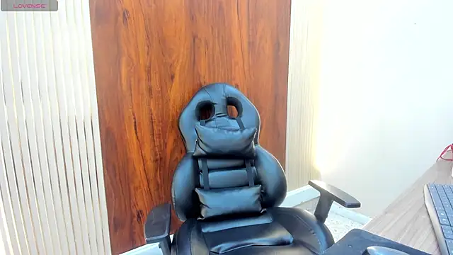 Snapshot of VickyJohnson1 chatting on December 18, 2025, 8:12 pm VickyJohnson1 online show from December 18, 2025, 8:12 pm