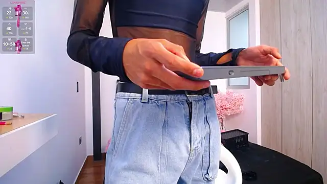 abigail f00x online show from February 5, 2026, 12:45 pm