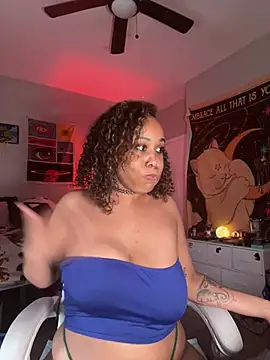 loveluna8 online show from March 12, 2025, 2:34 pm