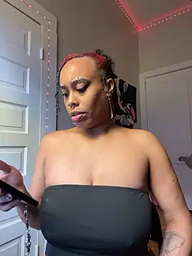 loveluna8 online show from January 8, 2026, 4:46 pm