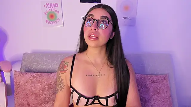 Snapshot of sensualhaven_ chatting on December 30, 2024, 10:23 pm sensualhaven online show from December 30, 2024, 10:23 pm