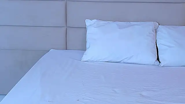 Snapshot of ValeSwift chatting on November 1, 2025, 11:48 am ValeSwift online show from November 1, 2025, 11:48 am