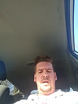 Titanhoott online show from December 1, 2025, 11:22 am