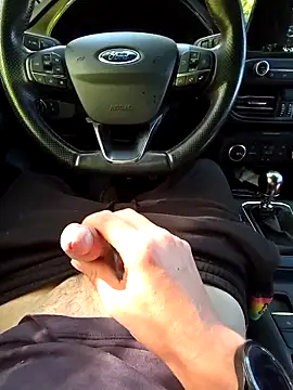 Titanhoott online show from September 18, 2025, 11:24 am