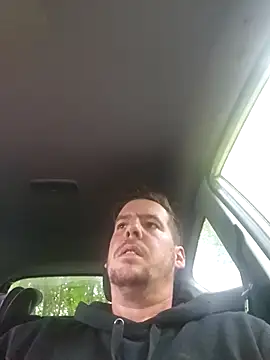 Titanhoott online show from October 4, 2025, 8:38 am