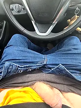 Titanhoott online show from November 13, 2025, 1:04 pm