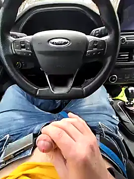 Titanhoott online show from December 20, 2024, 1:33 pm