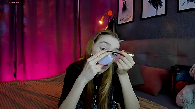 Lesi Moonie01 online show from October 28, 2025, 8:35 am