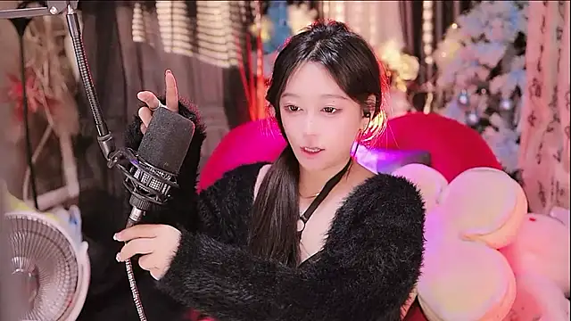 Snapshot of Missy_Nana21 chatting on December 14, 2025, 4:12 pm Missy Nana21 online show from December 14, 2025, 4:12 pm