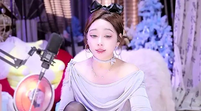 Snapshot of Missy_Nana21 chatting on February 21, 2025, 7:32 pm Missy Nana21 online show from February 21, 2025, 7:32 pm