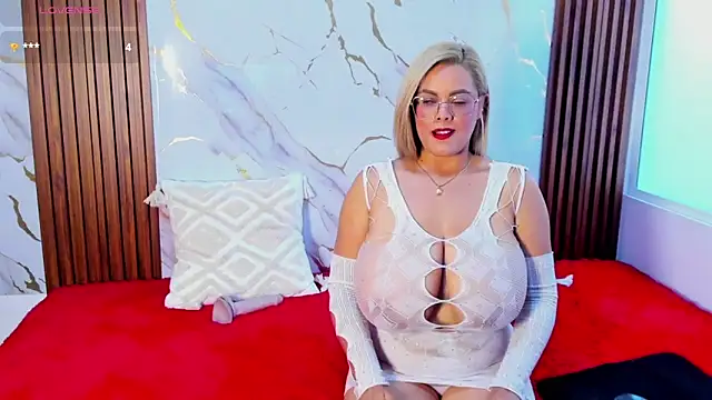 Snapshot of AdelyGinn chatting on December 20, 2025, 2:20 pm AdelyGinn online show from December 20, 2025, 2:20 pm