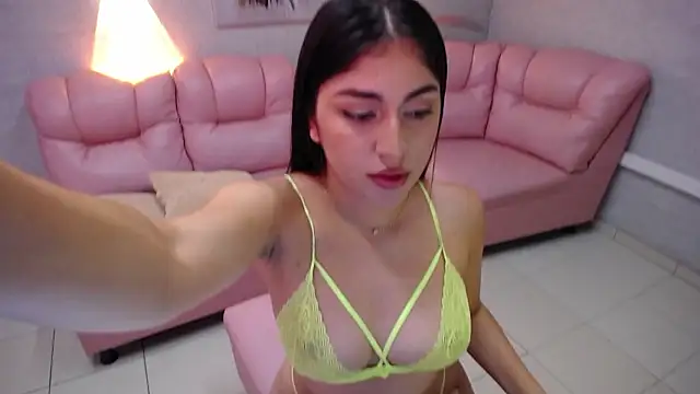 Snapshot of Alaya_cute chatting on February 24, 2026, 9:48 pm Alaya cute online show from February 24, 2026, 9:48 pm