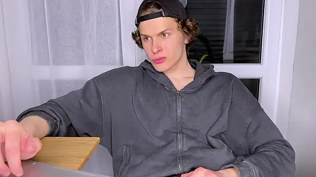 alyx garden online show from April 14, 2026, 7:30 pm