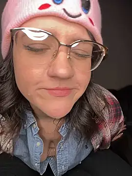 Snapshot of Kinkbitch25 chatting on January 14, 2025, 12:00 am Kinkbitch25 online show from January 14, 2025, 12:00 am