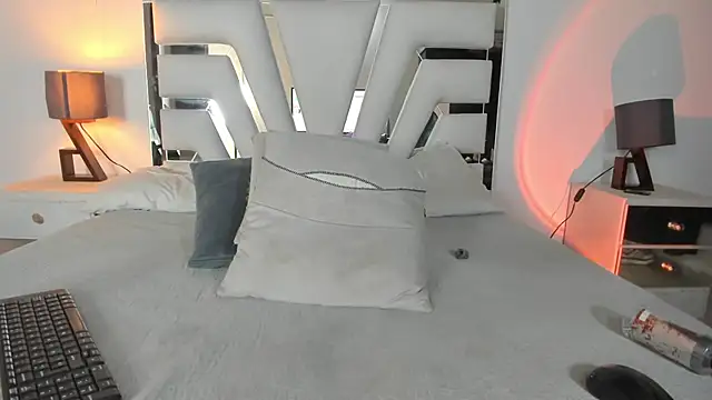 kimberlyycox online show from January 22, 2025, 1:10 am