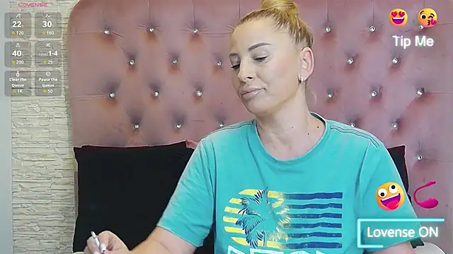 KikiSweet08 online show from January 12, 2026, 5:14 am