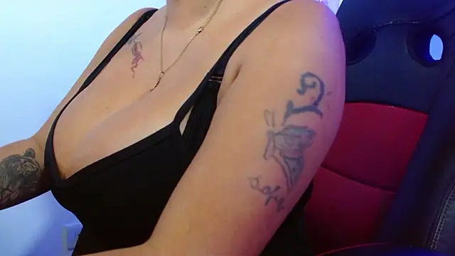 Snapshot of violletha chatting on February 13, 2026, 12:27 pm violletha online show from February 13, 2026, 12:27 pm