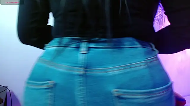 Snapshot of violletha chatting on February 18, 2026, 12:23 pm violletha online show from February 18, 2026, 12:23 pm