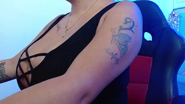 Snapshot of violletha chatting on February 12, 2026, 12:27 pm violletha online show from February 12, 2026, 12:27 pm