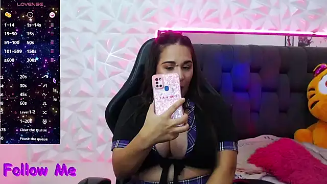 Snapshot of Allie_Vergara chatting on October 8, 2025, 3:41 am Allie Vergara online show from October 8, 2025, 3:41 am