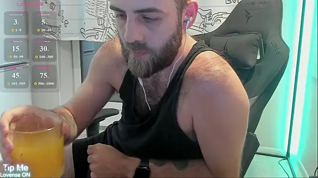 Snapshot of OtisRam chatting on May 1, 2026, 8:25 pm OtisRam online show from May 1, 2026, 8:25 pm