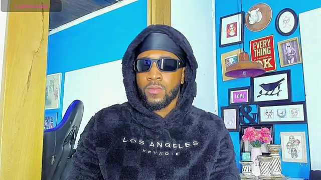 Drake Nassir4 online show from October 1, 2025, 9:51 pm