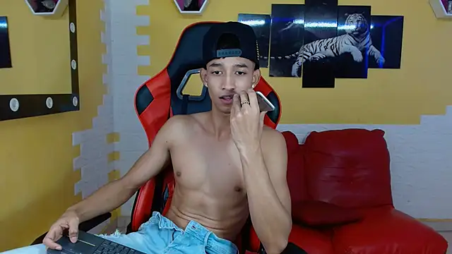 Snapshot of jose_sexycumm chatting on February 24, 2025, 11:30 pm jose sexycumm online show from February 24, 2025, 11:30 pm