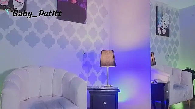 GabyPetit online show from June 3, 2026, 7:51 pm