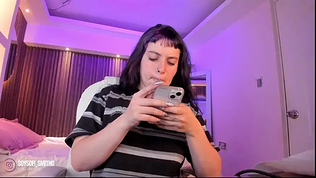 Snapshot of Lucy_Smith2 chatting on February 13, 2026, 3:50 am Lucy Smith2 online show from February 13, 2026, 3:50 am