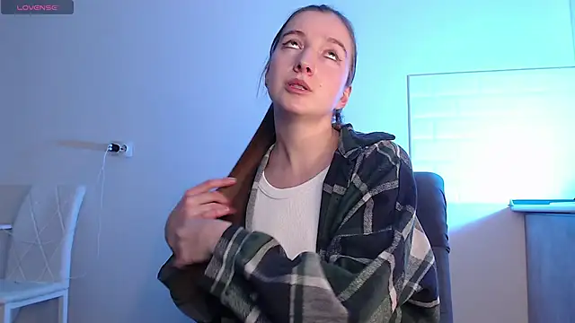 Eva Hailey  online show from January 11, 2026, 4:41 am