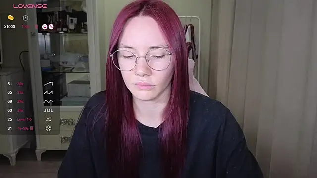 littlevildevil online show from September 9, 2025, 11:08 am