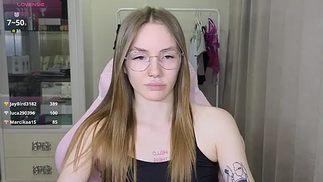 littlevildevil online show from February 7, 2025, 12:06 pm