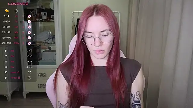 littlevildevil online show from September 28, 2025, 11:06 am