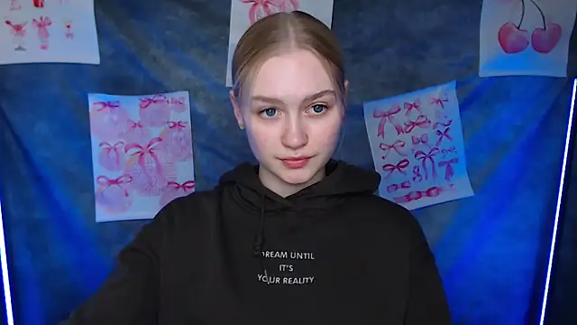 Snapshot of MademoiselleCl chatting on February 16, 2026, 1:21 pm MademoiselleCl online show from February 16, 2026, 1:21 pm