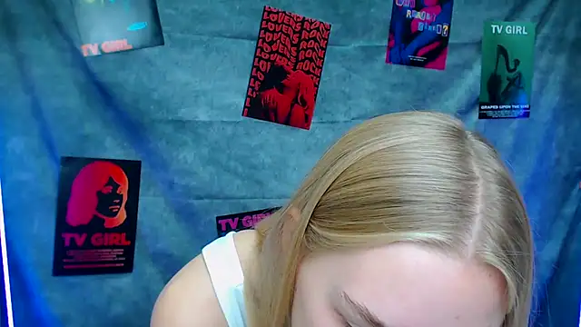 MademoiselleCl online show from September 22, 2025, 6:19 am