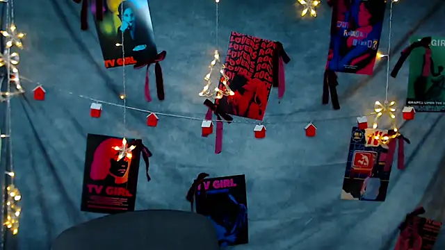 Snapshot of MademoiselleCl chatting on December 22, 2025, 7:25 pm MademoiselleCl online show from December 22, 2025, 7:25 pm