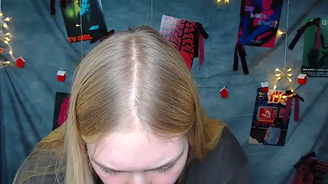 Snapshot of MademoiselleCl chatting on December 20, 2025, 1:47 pm MademoiselleCl online show from December 20, 2025, 1:47 pm